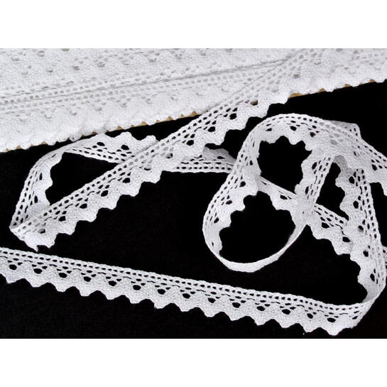 Paličkovaná krajka bielaphoto