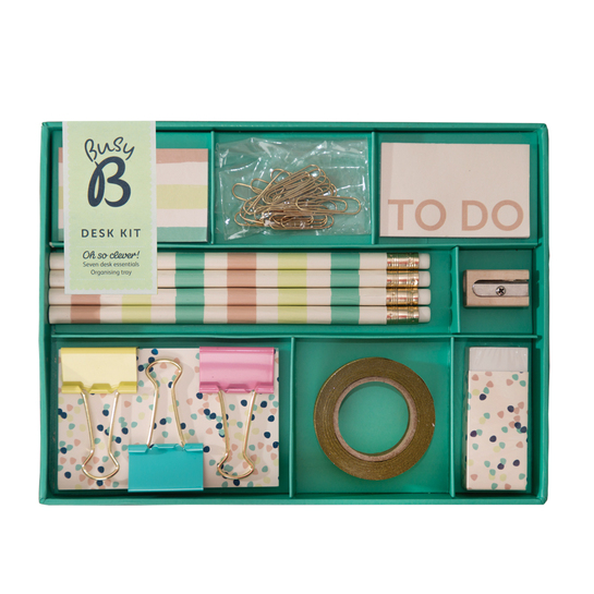 Kancelárska súprava na stôlphoto