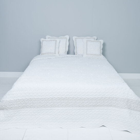 Prikrývka prešívaná biela s krémovým lemom 140 x 220 cmphoto