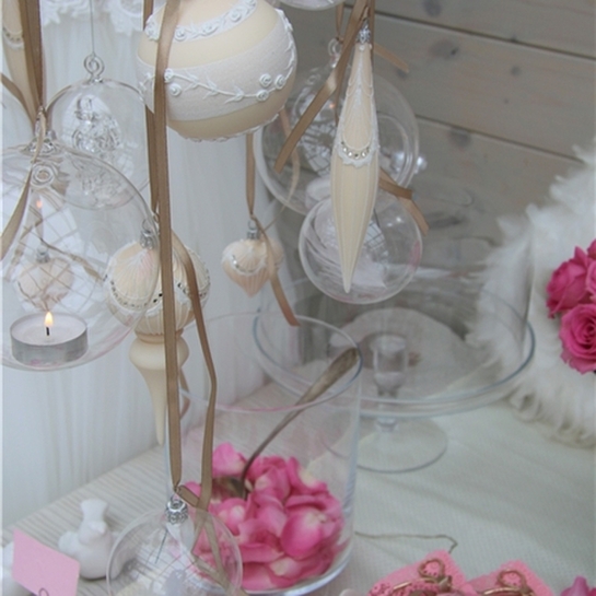 Vianočná ozdoba krémová raketaphoto